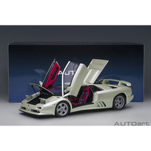 Load image into Gallery viewer, AUTOart 1/18 Lamborghini Diablo SE30 Pearl White 79141